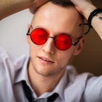 VINCE_RED_TRAMM Offline chatroom