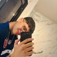 luciano18_ Adlı Modelin Çevrimdışı Sohbet Odası