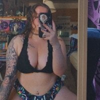 peachstrawberry Adlı Modelin Çevrimdışı Sohbet Odası