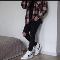 saigon69Corona's Offline Chat Room