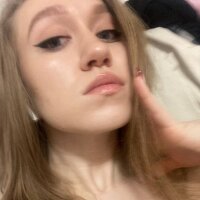 late_chill webcam model