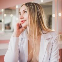 Missblair12 Adlı Modelin Çevrimdışı Sohbet Odası