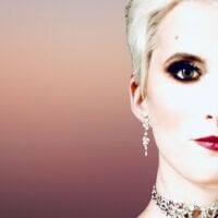 lola_ex_oh's Offline Chat Room