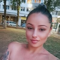 HoneyKissy webcam model