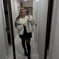 LouraStalter webcam model