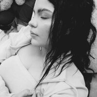 LunnaClarck webcam model