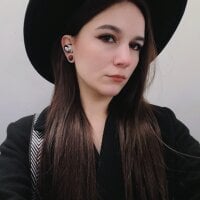 DevoneGunton's Offline Chat Room