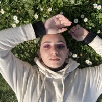 aliceaphrodite's Offline Chat Room