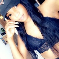 ebonyclara1's Offline Chat Room