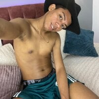 Brunette__boy webcam