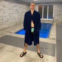 Robert_Reed Adlı Modelin Çevrimdışı Sohbet Odası