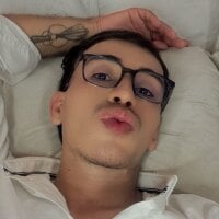 mr_aronnn webcam model