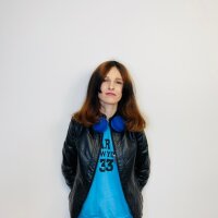 LauraMooree's Offline Chat Room