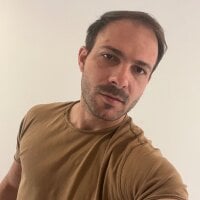 AdventurehotmanLive Webcam