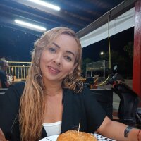 Fernanda_018's Offline Chat Room