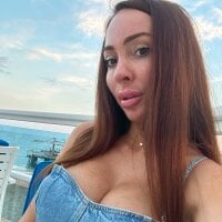 babydollcriss webcam model