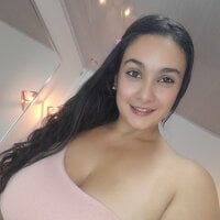 IsaaGiraldo webcam model