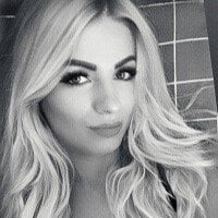 AdrianaRussso's Offline Chat Room