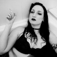 mysteriousgoth's Offline Chat Room