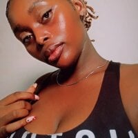 HotPrettyDolls' Offline Chat Room