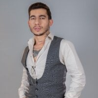 Taylor_Lewiis webcam model