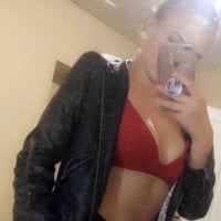 TwoGirlsOneCam's Offline Chat Room