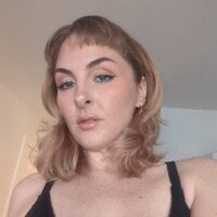 sexylittlefriend webcam model