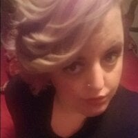 Lesbehonest86's Offline Chat Room