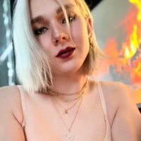 Dayana_Solis' Offline Chat Room