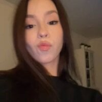 Emilllycutemurr webcam model