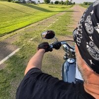 bearNchicken's Offline Chat Room