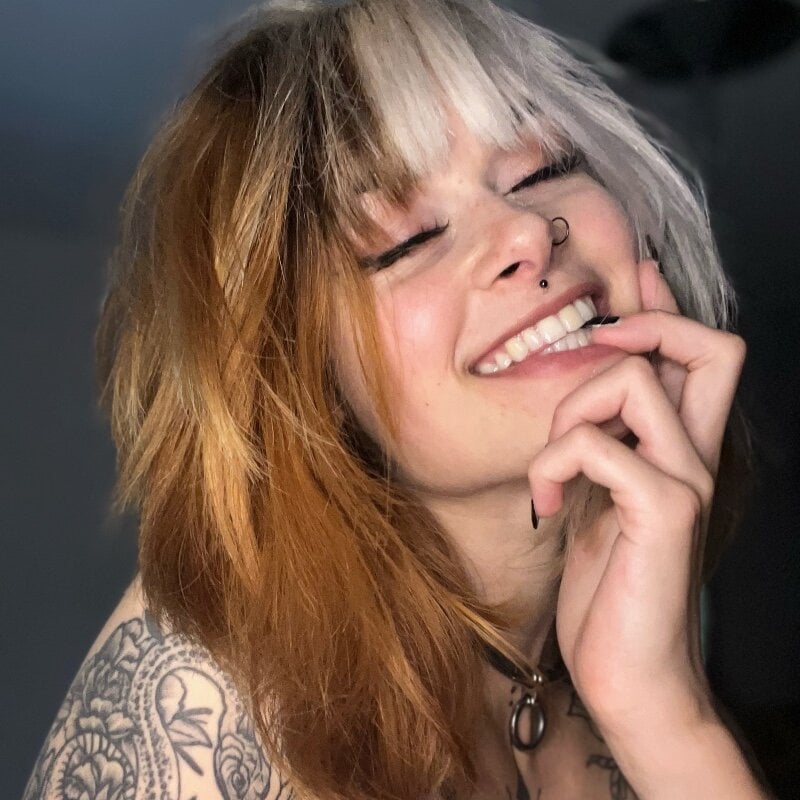 SallyDinosaur's nudes and profile