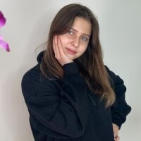 SophiaHalligan model avatar