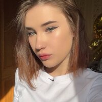 pinkphilosophy Adlı Modelin Çevrimdışı Sohbet Odası