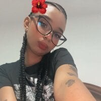 Suzanelee1 webcam model