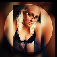 Marie_0143 fully nude on webcam for live porn video chat