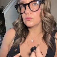 Allnaturalwoman101 model avatar