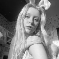 Snapshot of lil_tweety live cam