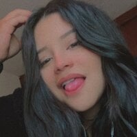 mystik__hensel Adlı Modelin Çevrimdışı Sohbet Odası