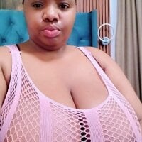 VoluptuousXX5 webcam