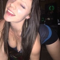 pinkpantiesx's Offline Chat Room