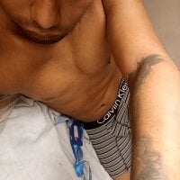 gomzasezx111's Offline Chat Room