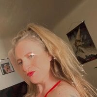 Suspiciousactivity2020's Offline Chat Room