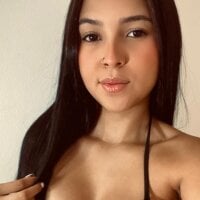 Alaahia_Lee webcam model