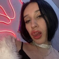 VivianMalone webcam model