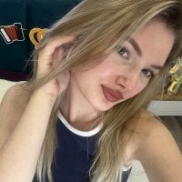 EvelynSin webcam model
