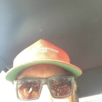 eatrellasquirt's Offline Chat Room