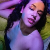 Akira_Nina