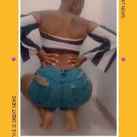 Ready_pussy Adlı Modelin Çevrimdışı Sohbet Odası