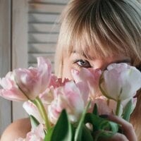 Kristina_Shine webcam model